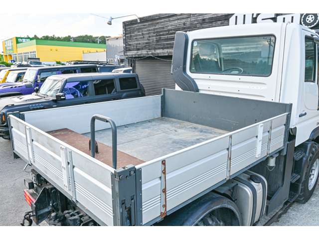 Mercedes-Benz Unimog 12
