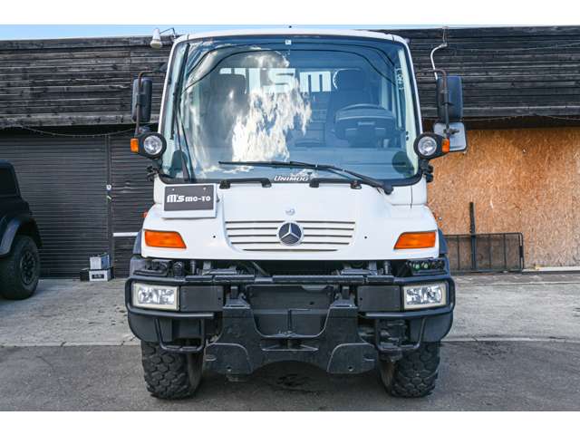 Mercedes-Benz Unimog 3
