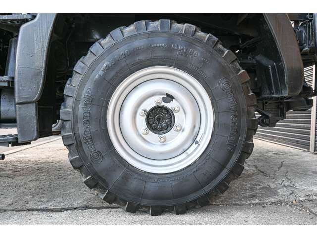 Mercedes-Benz Unimog 5