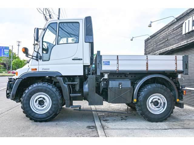 Mercedes-Benz Unimog 6
