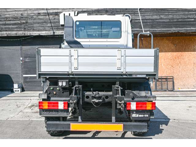 Mercedes-Benz Unimog 9