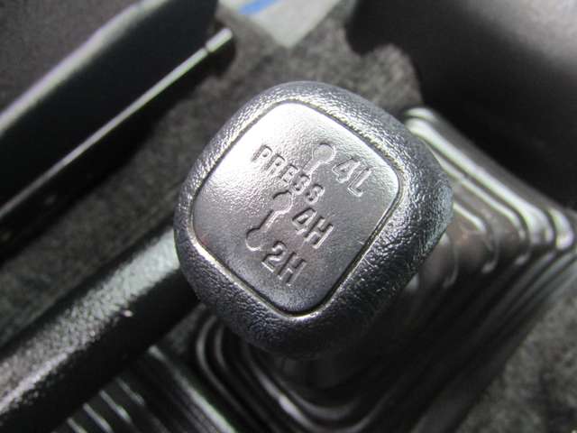 Mitsubishi Pajero Mini 11