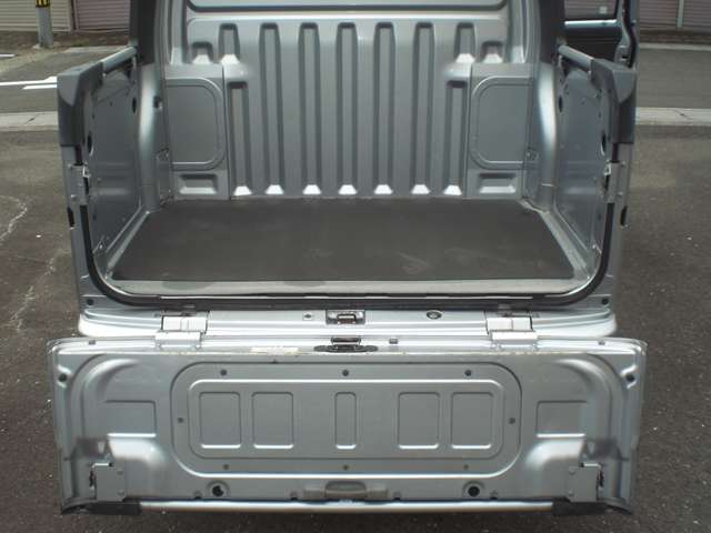 Daihatsu Hijet Deck Van 11