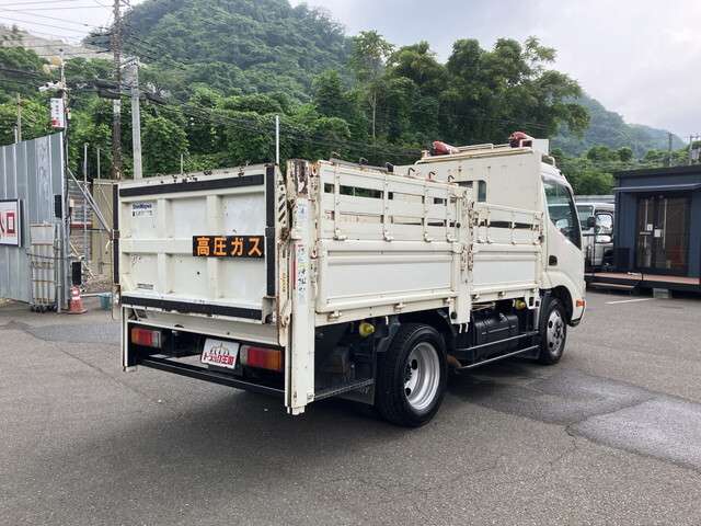 Hino Dutro 2