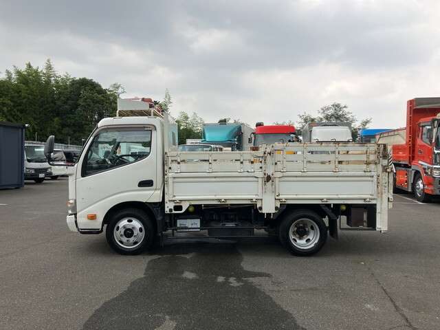 Hino Dutro 4