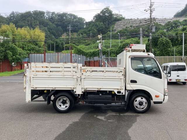 Hino Dutro 5