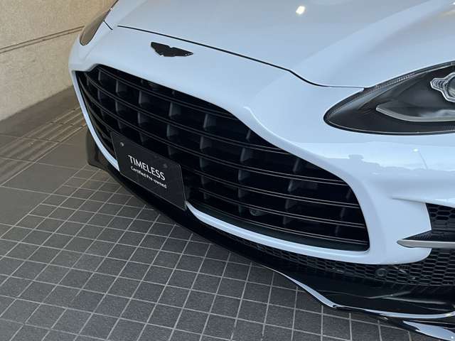 Aston Martin DBX 11