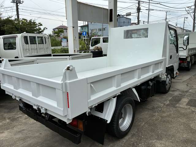 Isuzu Elf 11
