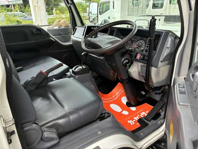 Isuzu Elf 6