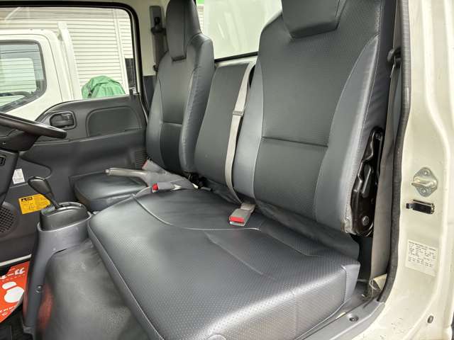 Isuzu Elf 8