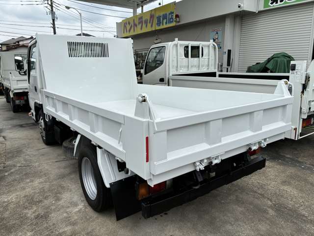 Isuzu Elf 9