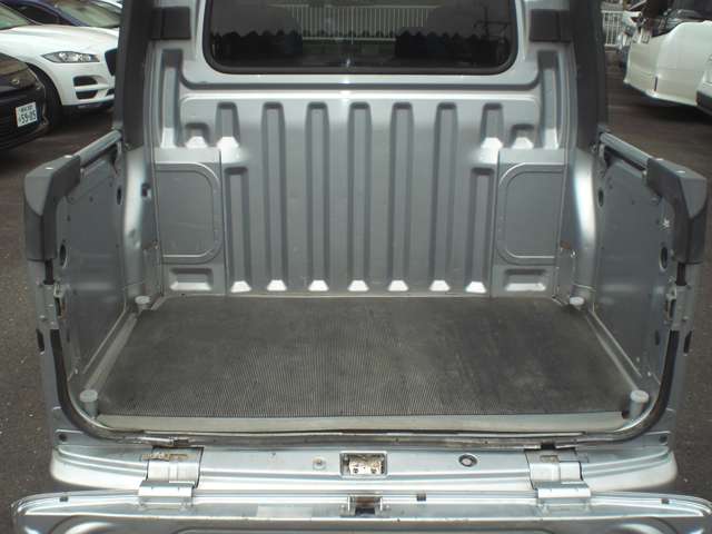Daihatsu Hijet Deck Van 11