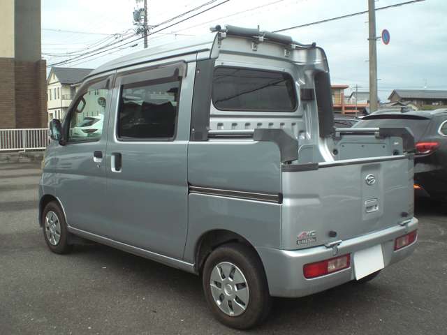 Daihatsu Hijet Deck Van 6