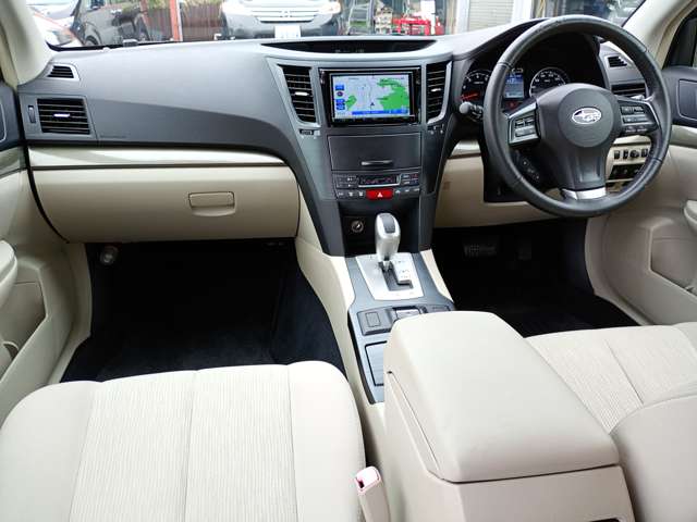 Subaru Legacy Outback 5