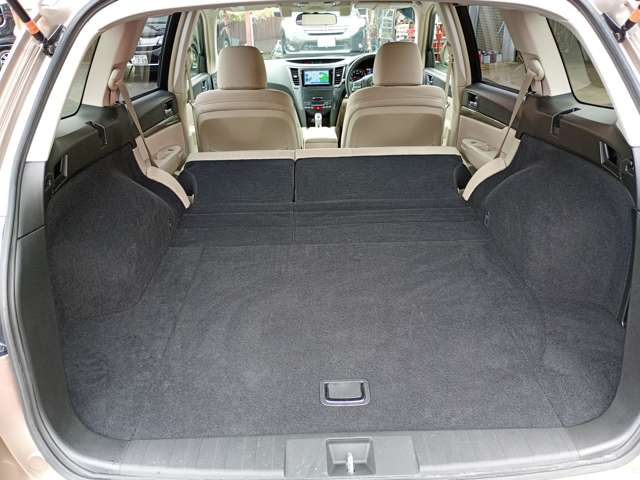 Subaru Legacy Outback 8