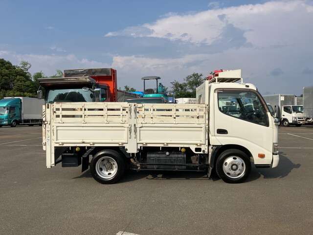 Hino Dutro 5