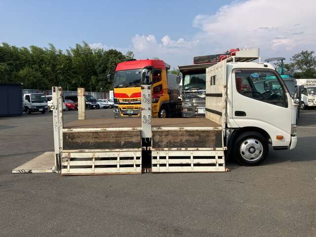 Hino Dutro 7