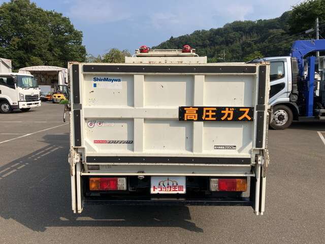 Hino Dutro 10