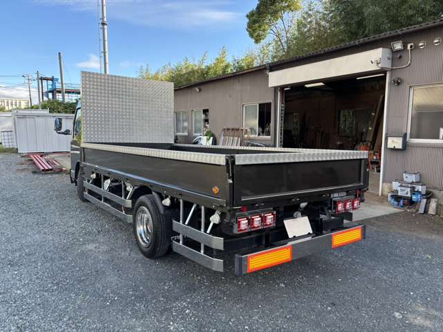 Mitsubishi Fuso Canter 9