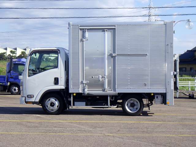 Isuzu Elf 8