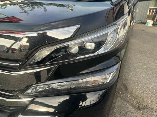 Toyota Vellfire 6