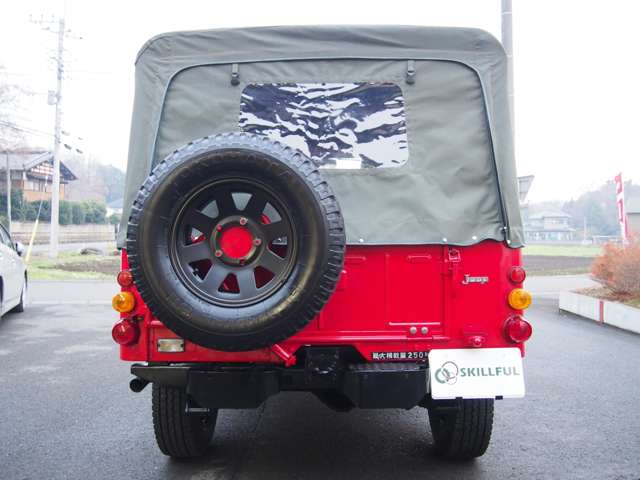 Mitsubishi Jeep 7