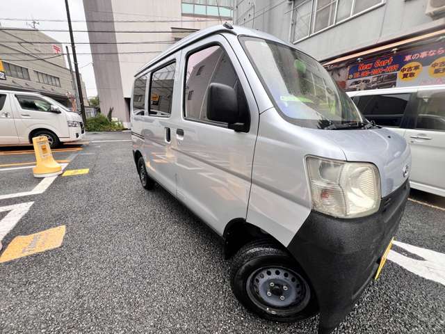 Daihatsu Hijet Cargo 6