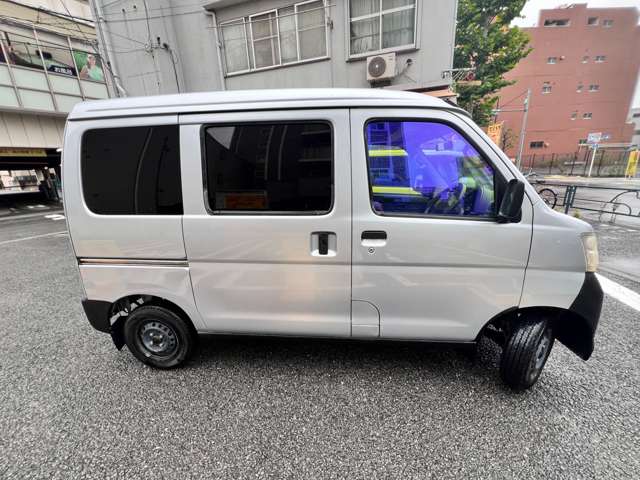 Daihatsu Hijet Cargo 7