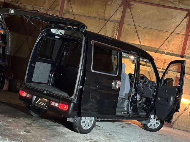 Daihatsu Hijet Cargo 7