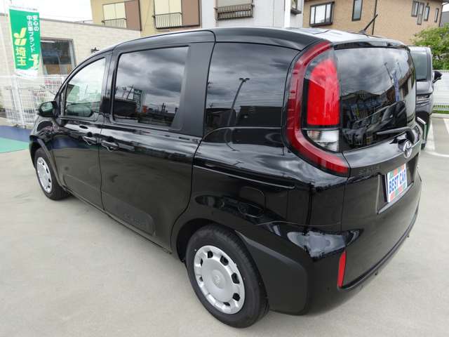 Toyota Sienta 11