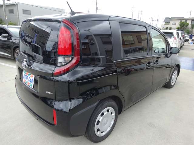 Toyota Sienta 8