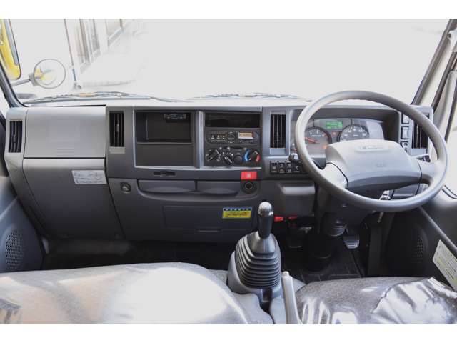 Isuzu Elf 12