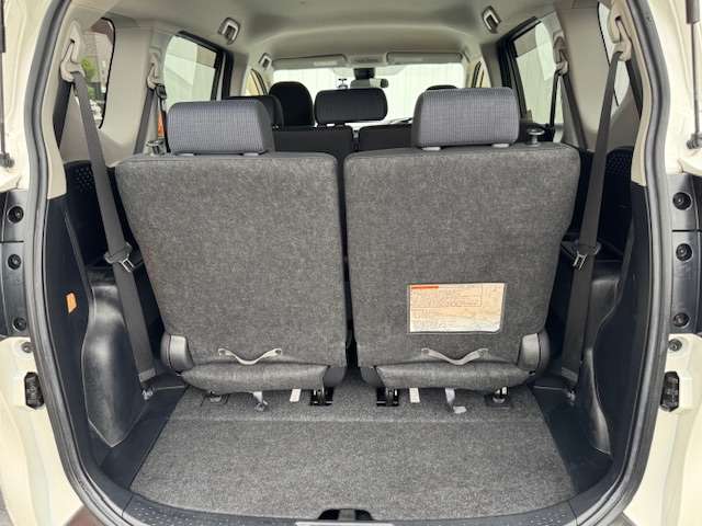 Toyota Sienta 11