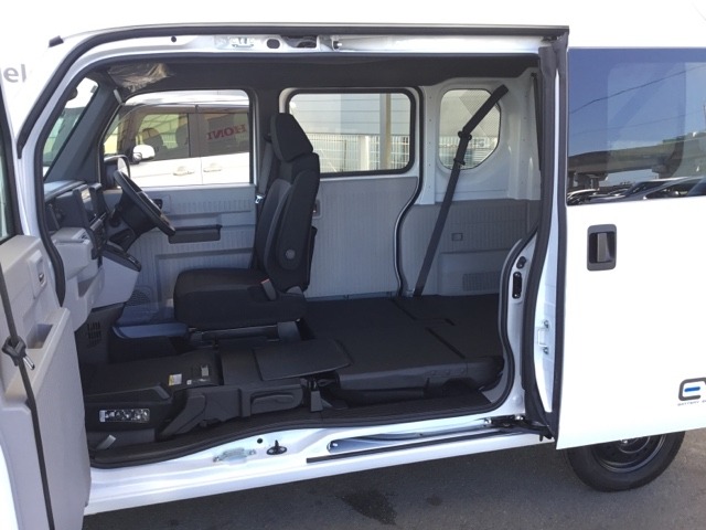 Honda N-VAN e: 12