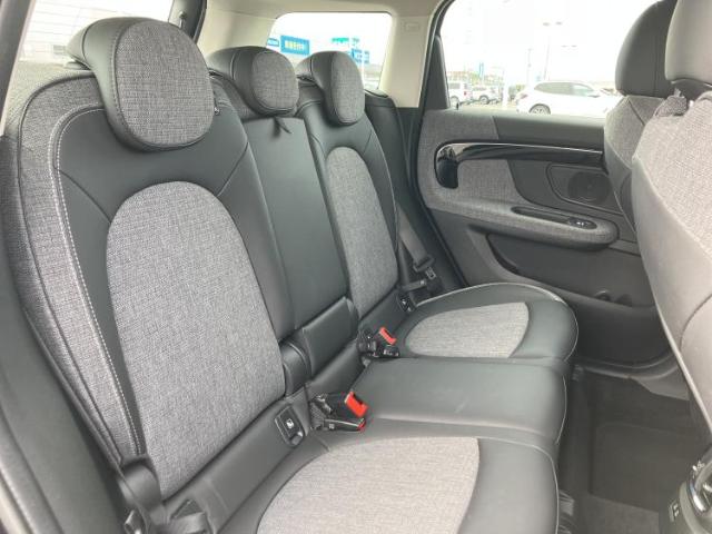 MINI Crossover 7