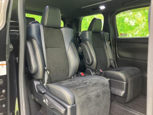 Toyota Vellfire 7