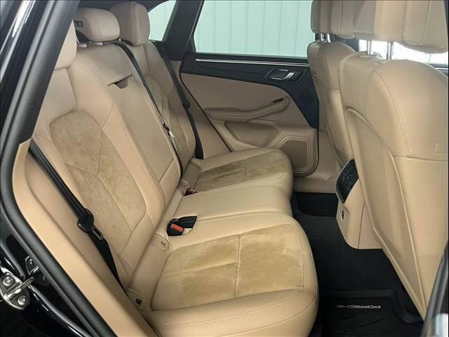 Porsche Macan 12