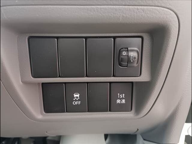 Nissan NV100 Clipper 8
