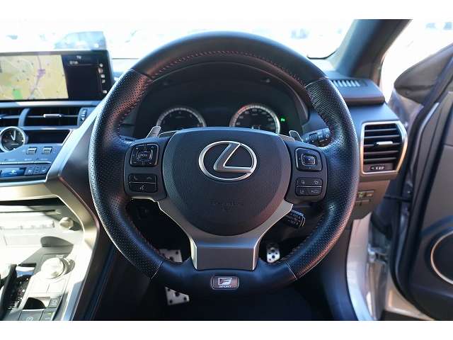 Lexus NX 4