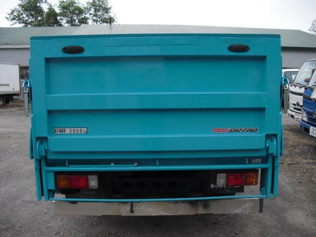 Hino Dutro 4