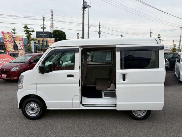 Nissan NV100 Clipper 3