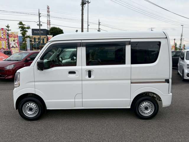 Nissan NV100 Clipper 4
