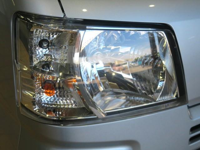 Daihatsu Hijet Cargo 8
