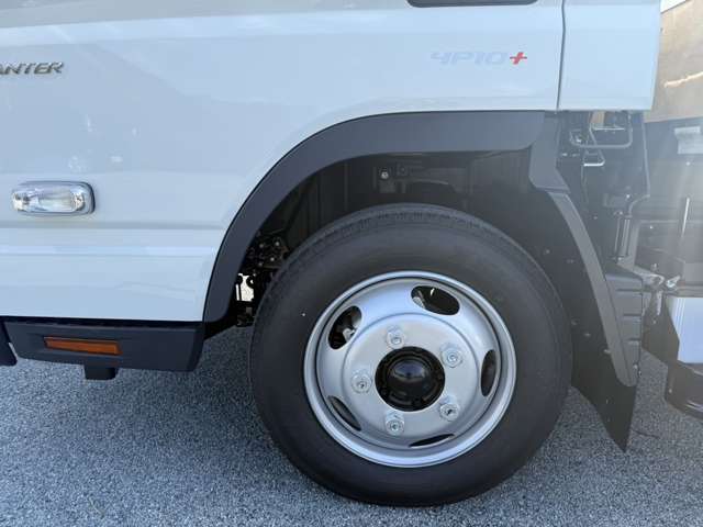 Mitsubishi Fuso Canter 9