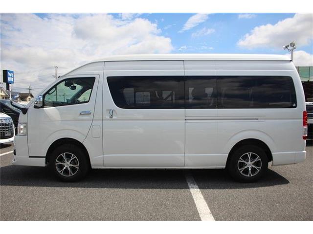 Toyota Hiace 12