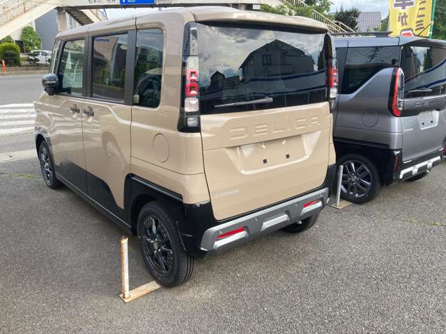 Mitsubishi Delica Mini 11