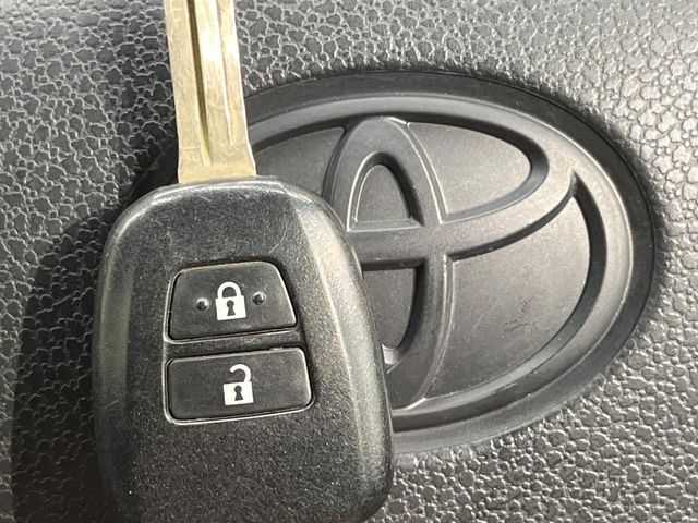 Toyota Succeed Van 3