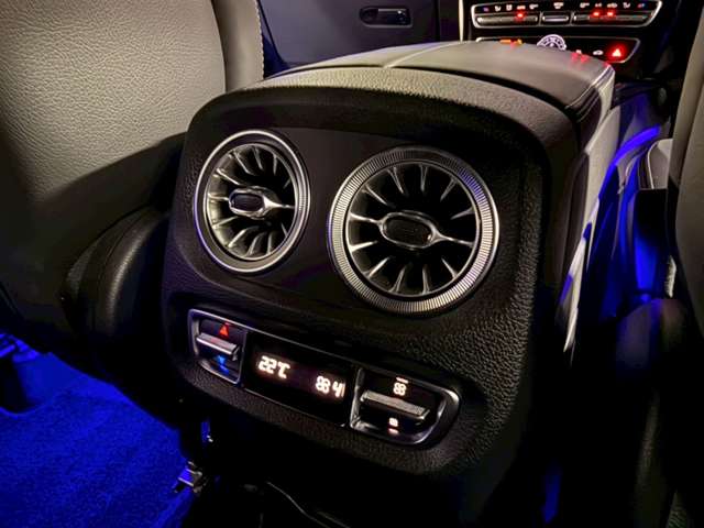 Mercedes-Benz G-Class 9