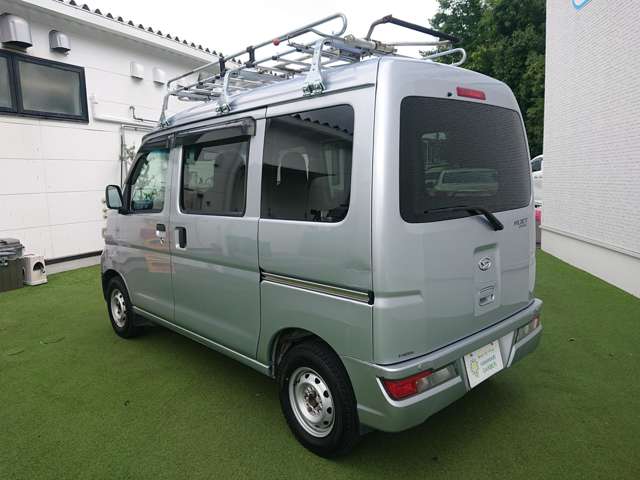 Daihatsu Hijet Cargo 11