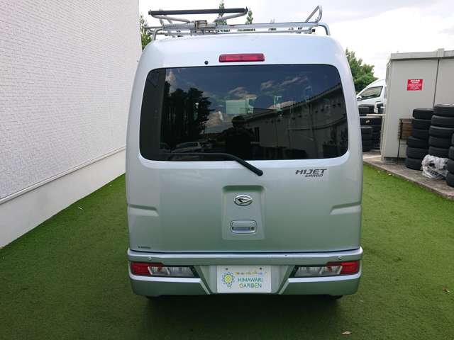 Daihatsu Hijet Cargo 12